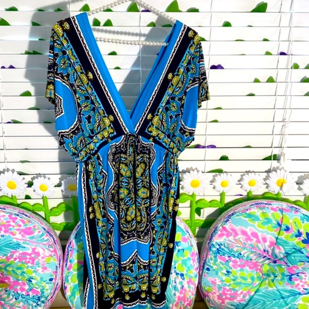 Snap bright blue and black mandala style dress